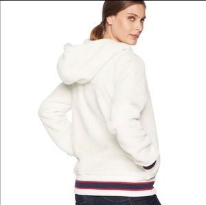 NWOT ☆ UGG Pullover Hoodie